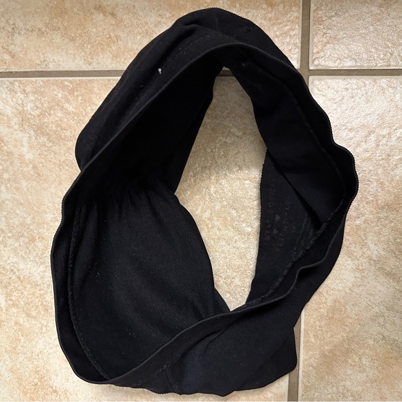 Black Bandeau xs/s - 5 for $25 for items marked with ⭐️ - Picture 2 of 3